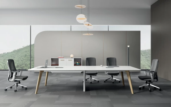 XE W Meeting Desking 958 x 600 1